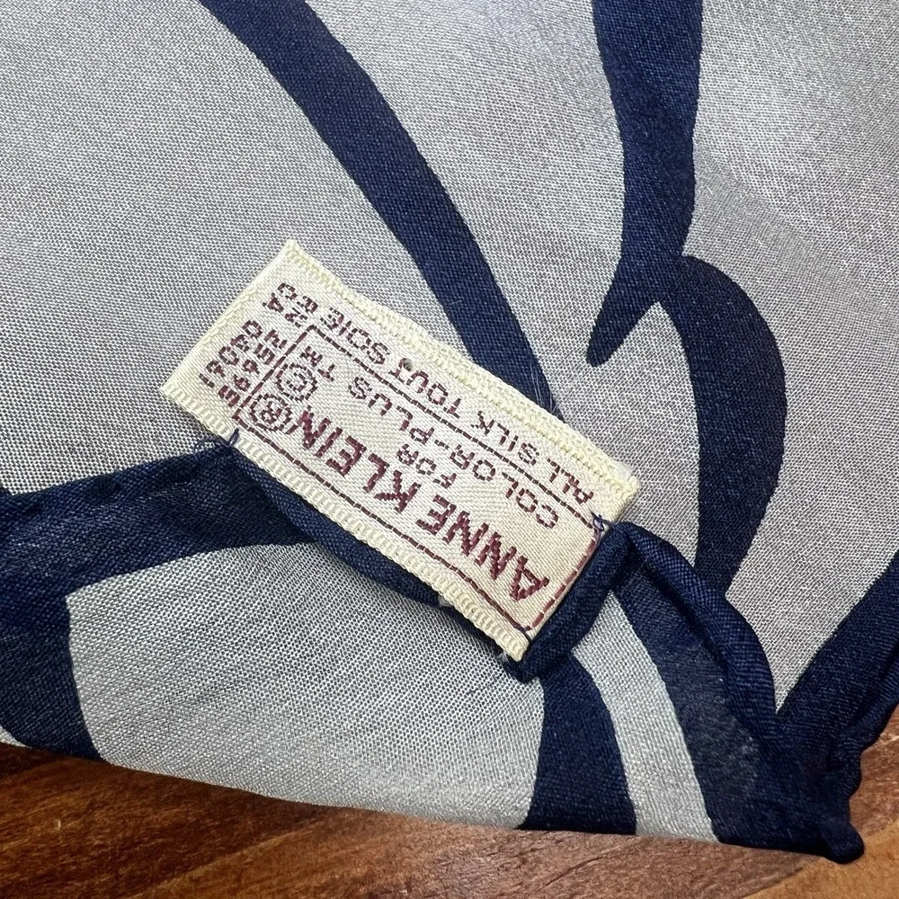 Anne Klein Vintage Silk Oblong Scarf Gray Navy Abstract Made In Japan 42x10 Inch